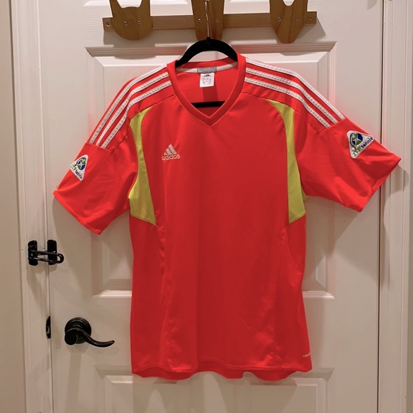 Adidas Climalite Sports Shirt - Picture 1 of 5